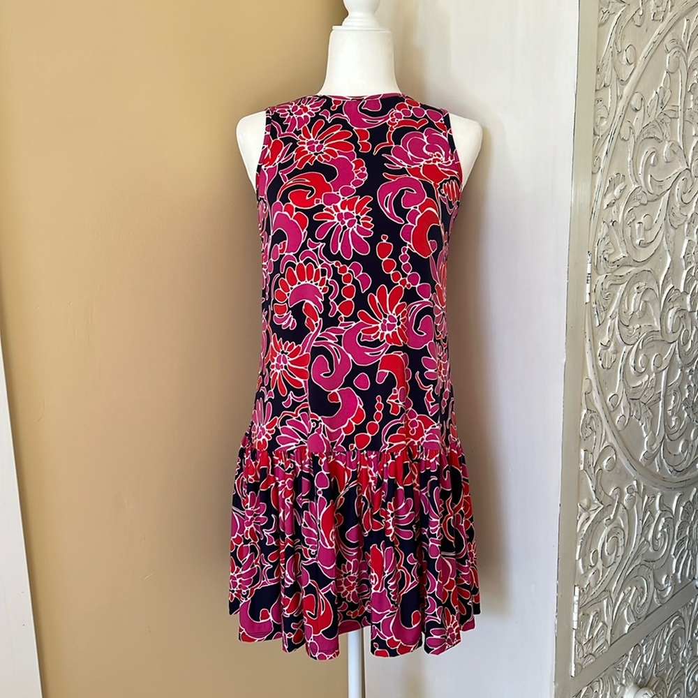 NWT! Trina Turk sleeveless patterned dress!! Size xs.